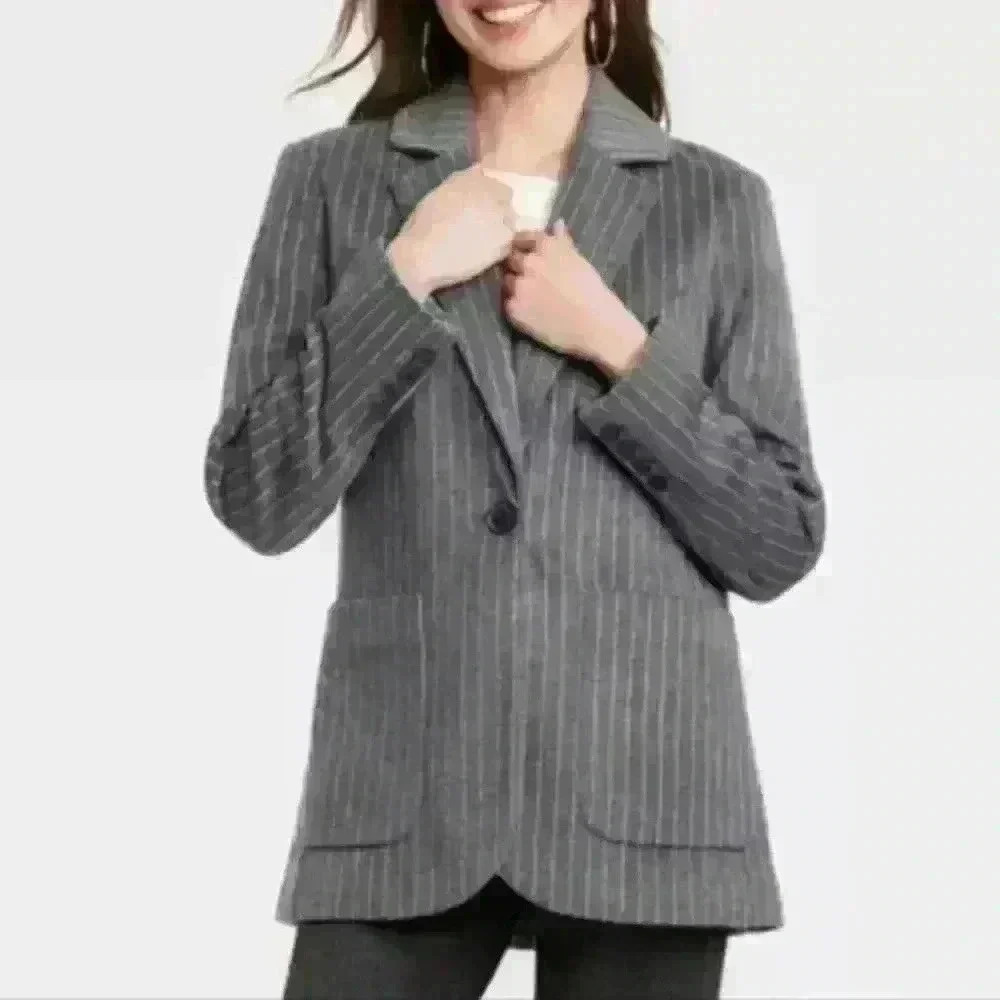 Universal Threads Gray & White Pinstriped Blazer Size Small